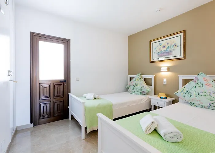 Floritas 23 Terrace And Swimming Pool * Playa de las Americas (Tenerife)